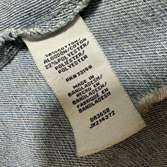 BBJ Los Angeles Distressed Denim Trucker Jacket Light Blue Wash Women’s Small - Picture 11 of 12